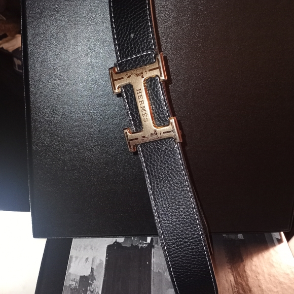 Ladies Hermes black leather Belt-  Belt buckle for this hard to find belt.42.5 main image 4